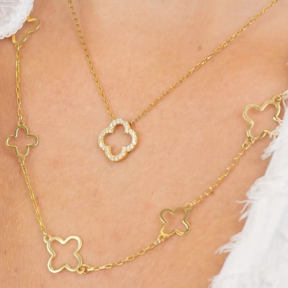 Diamanté Hollow Clover Necklace