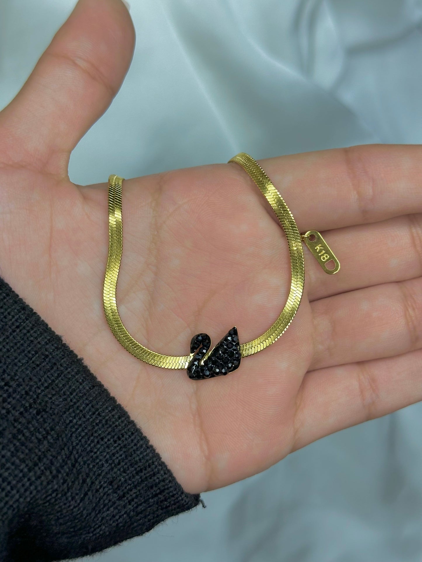 Black swan snake chain sleek bracelet