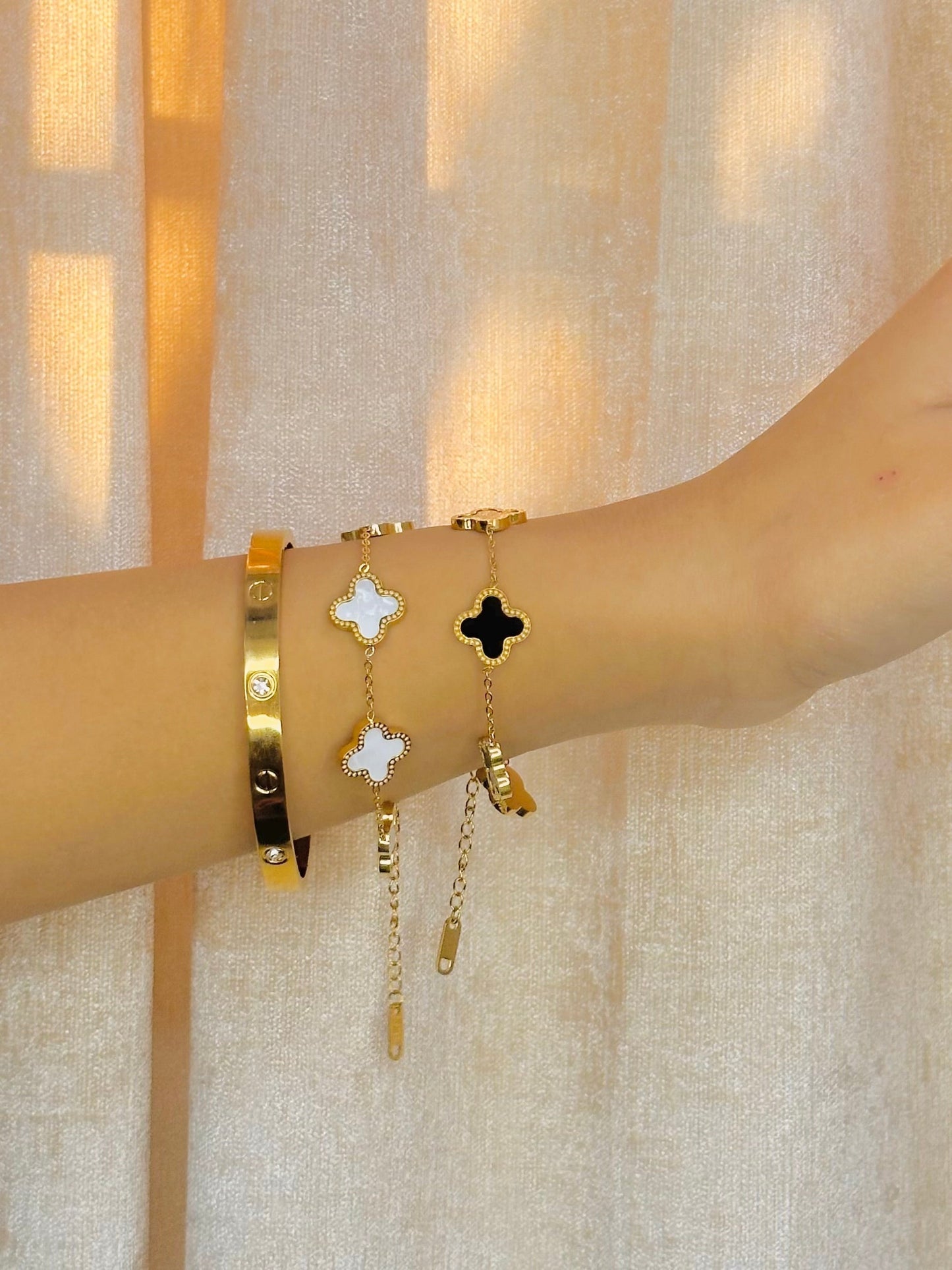White clover set with box