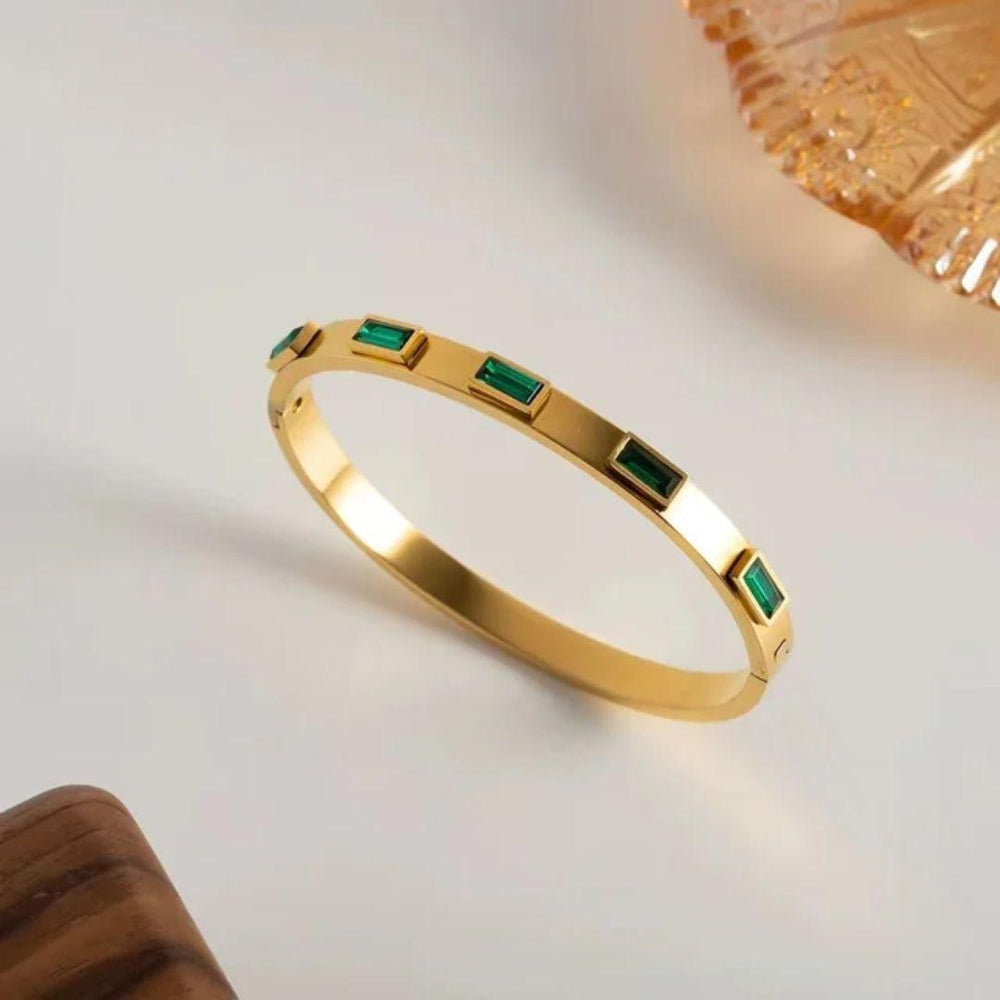 Emerald Bangle -18k