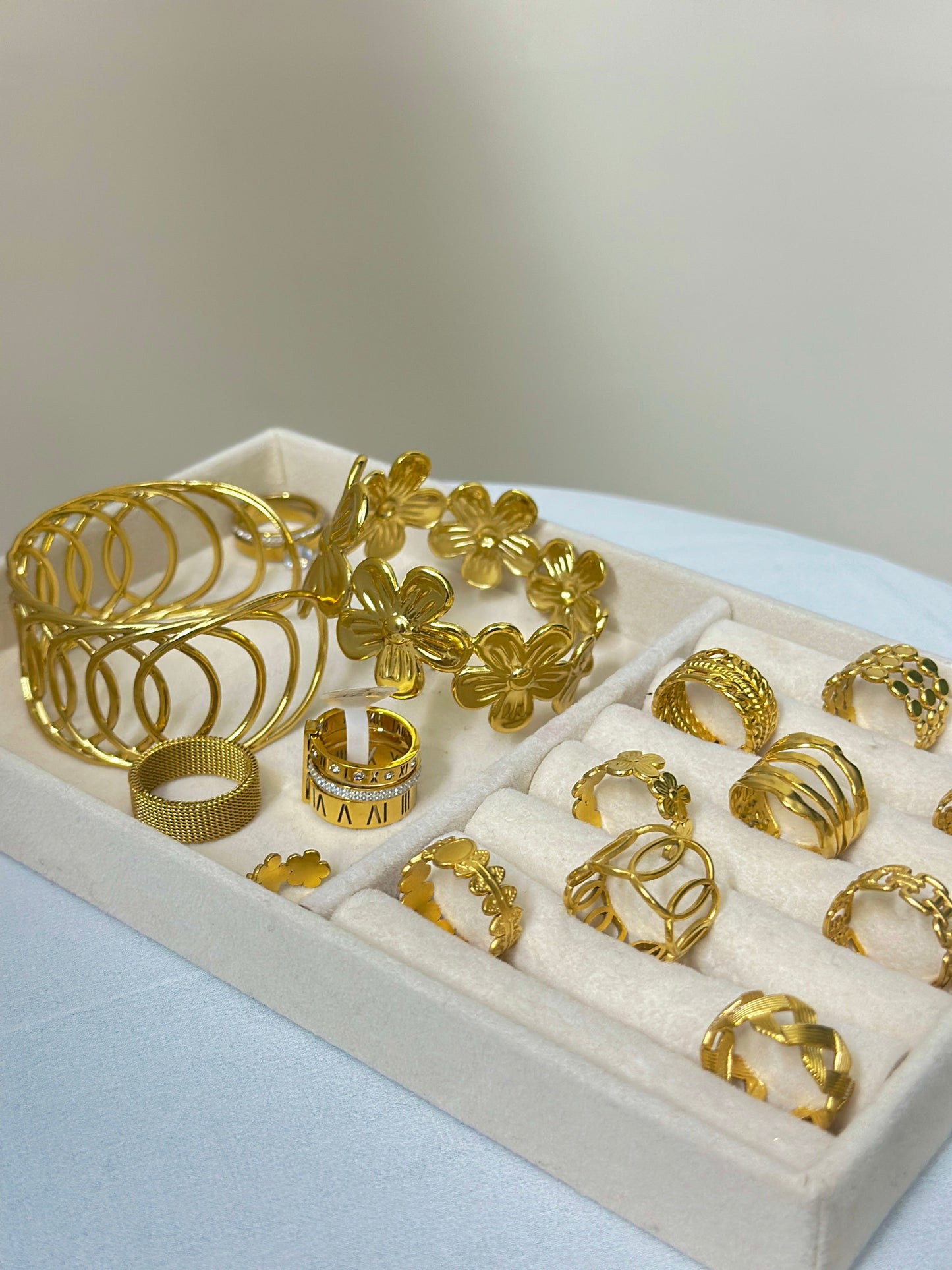 Garland wrist cuff-18k