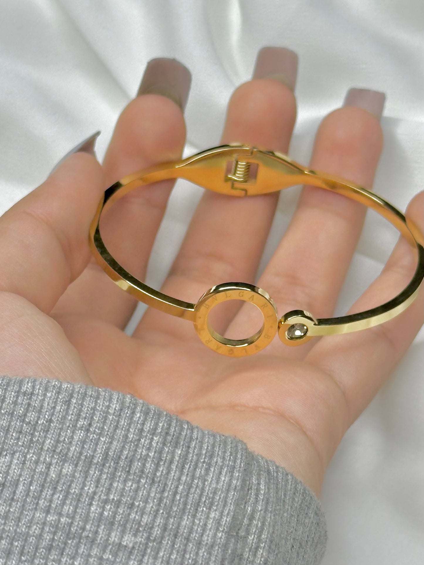 Luxury Bvlgari Sleek Bangle-18K