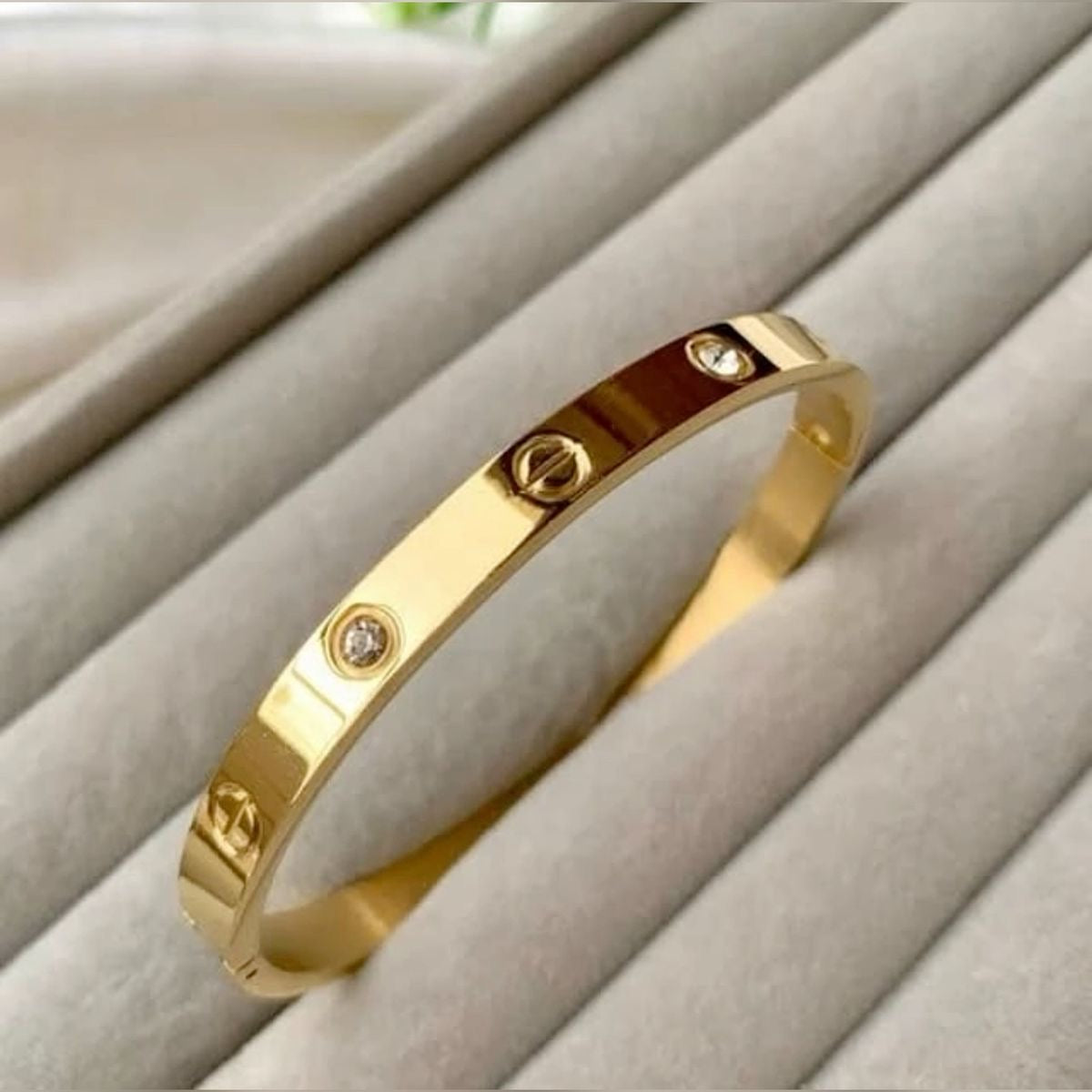 Nailstone Bangle (With Stamp)