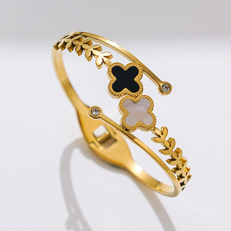 Yarine bangle 18k