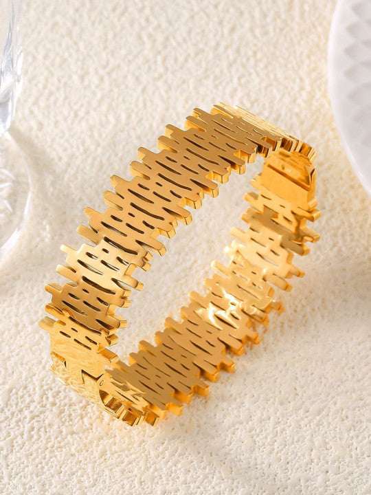 Cliff bangle