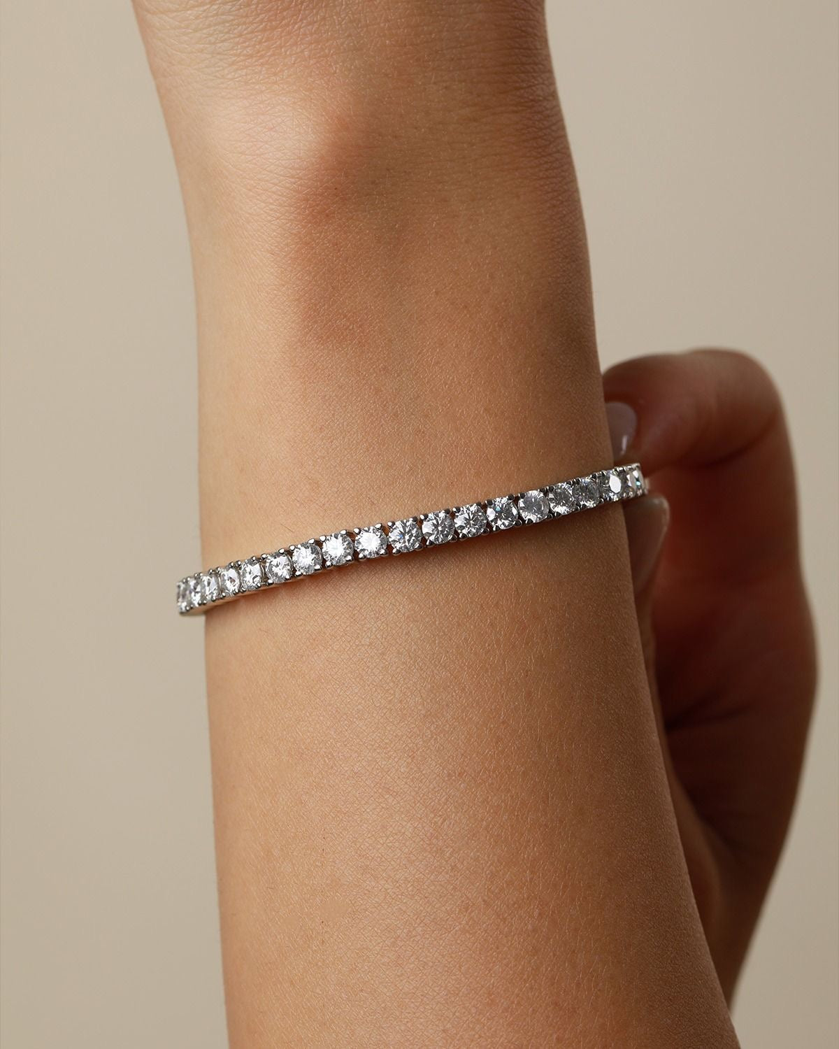 Macro tennis bracelet