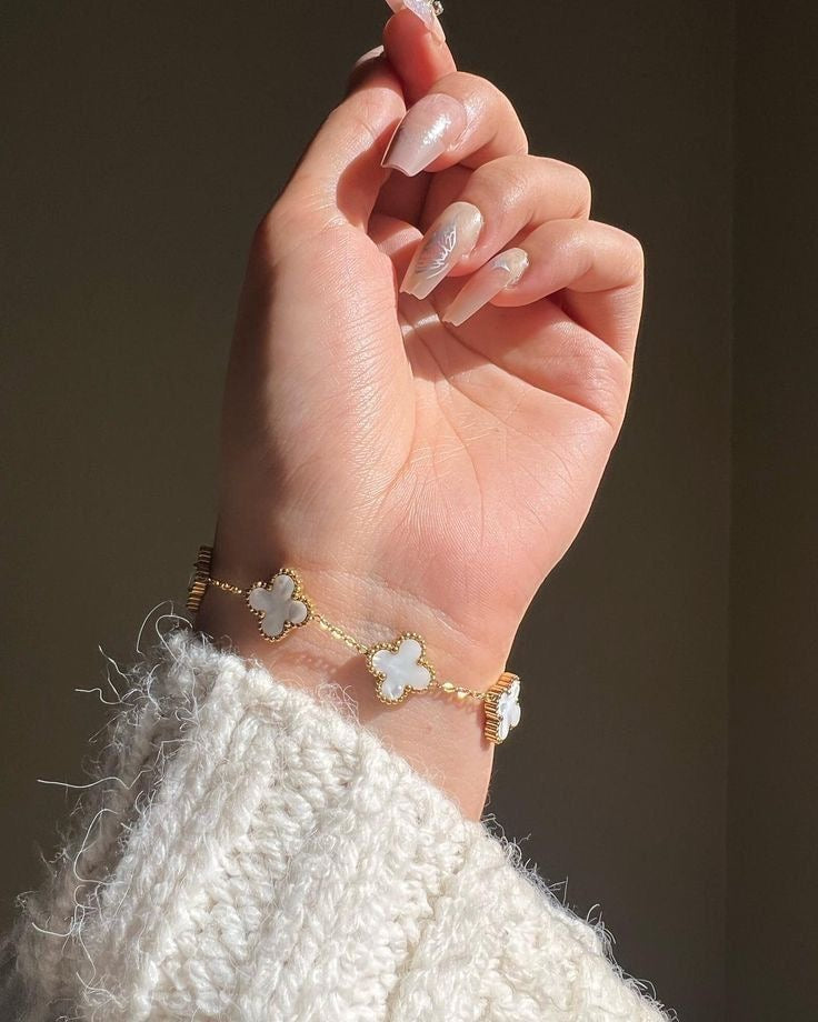 W-clove Bracelet
