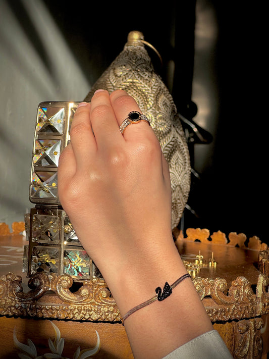 Black swan snake chain sleek bracelet