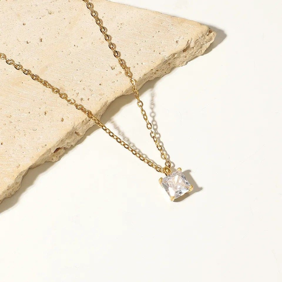 Welt necklace