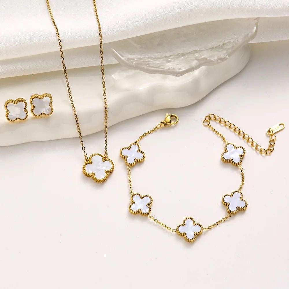 White clover set with box