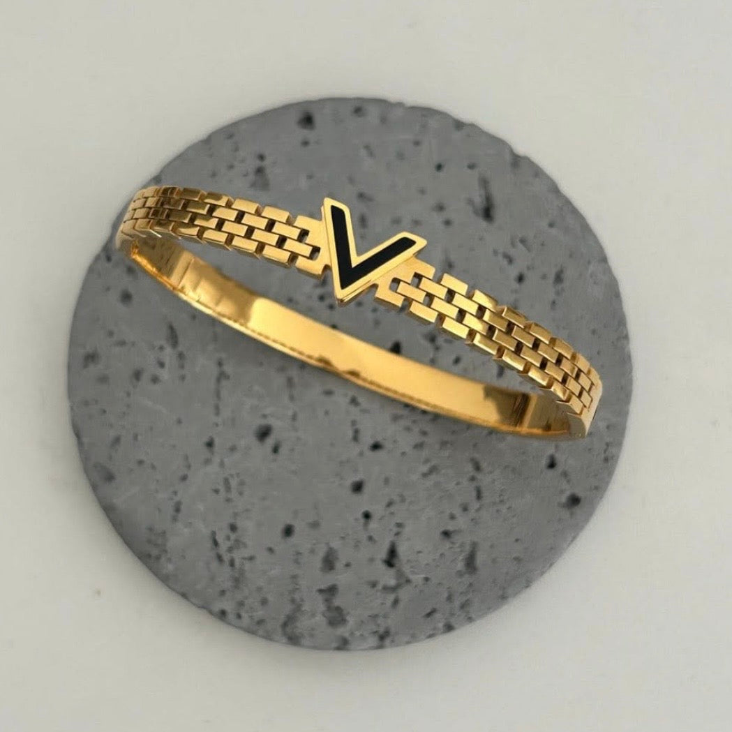 Stroke bangle