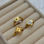 Lustre clover ring
