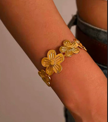 Garland wrist cuff-18k