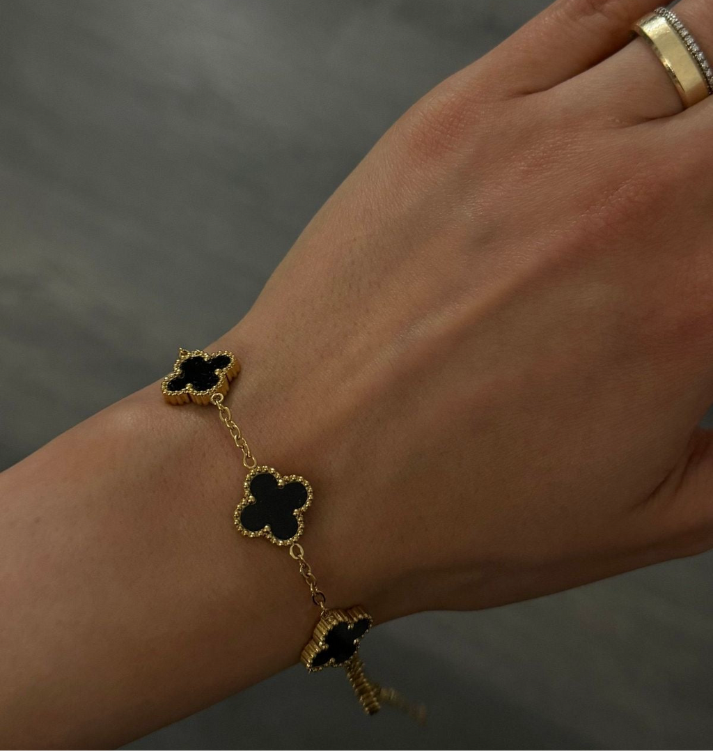 B-Clove bracelet