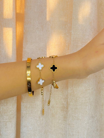 White clover set with box