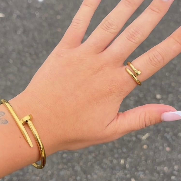 Nail Bundle