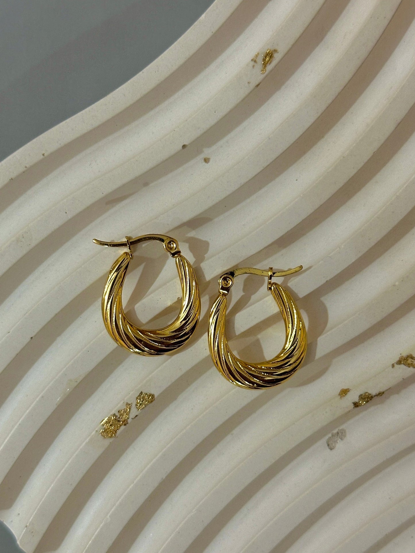 Aurelia Hoops