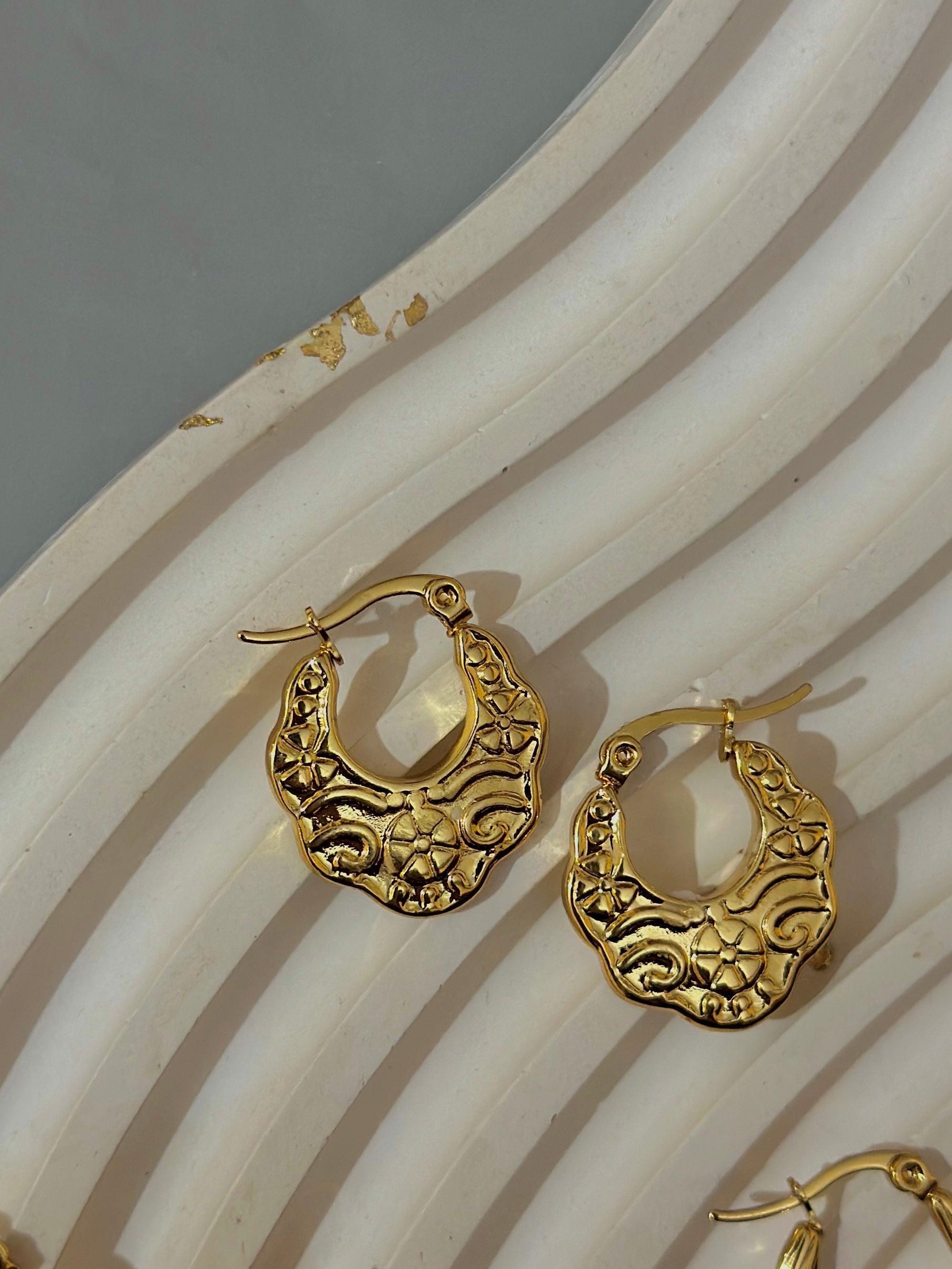 Serene Hoops