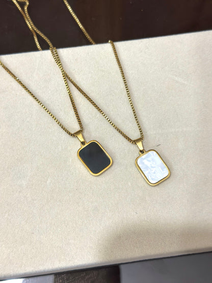 Double sided tapèid necklace