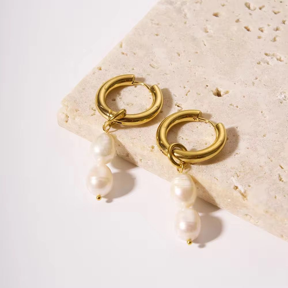 Pearl drop earrings
