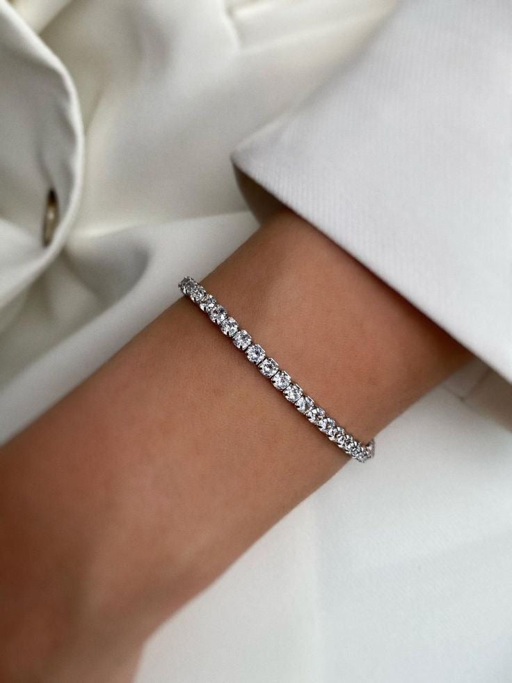 Macro tennis bracelet