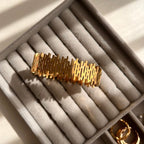 Cliff bangle
