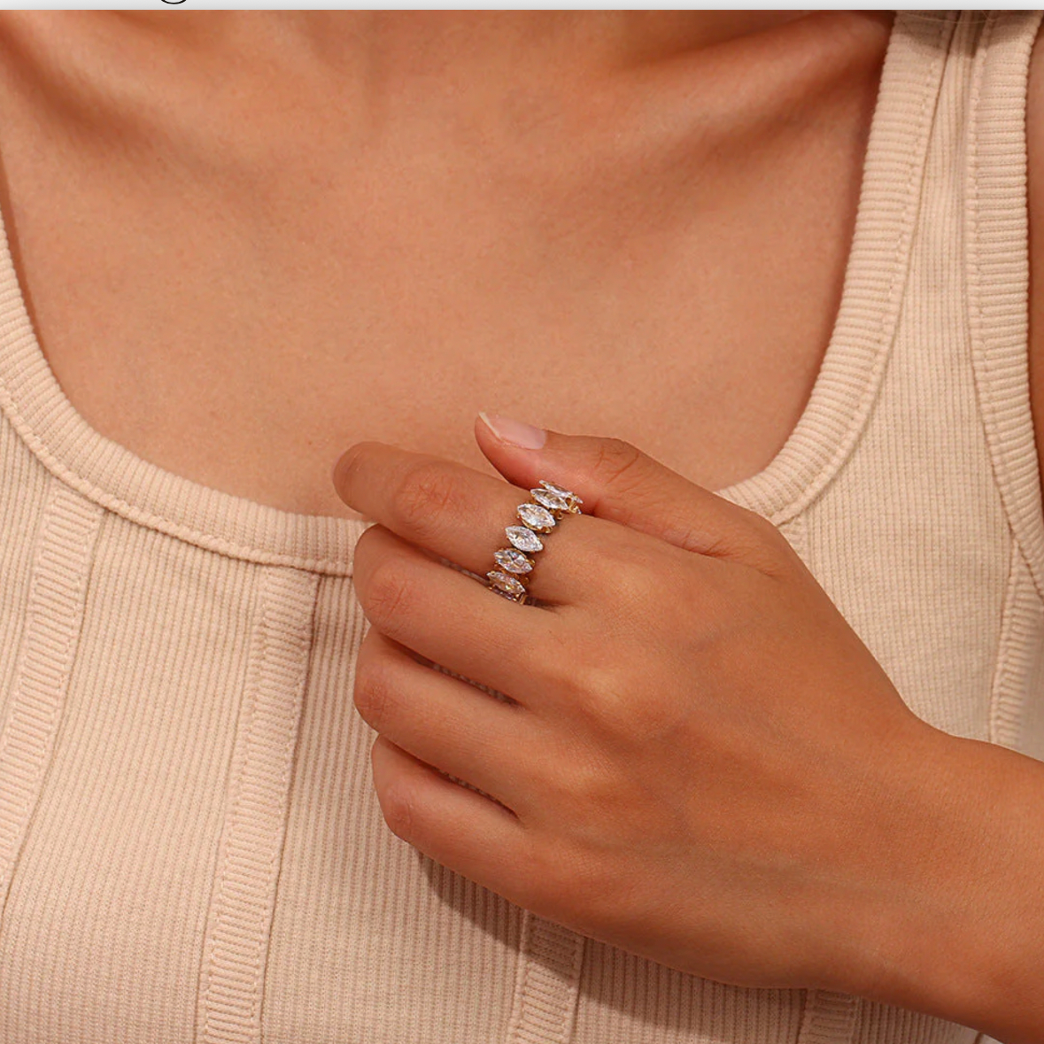 Diágony ring