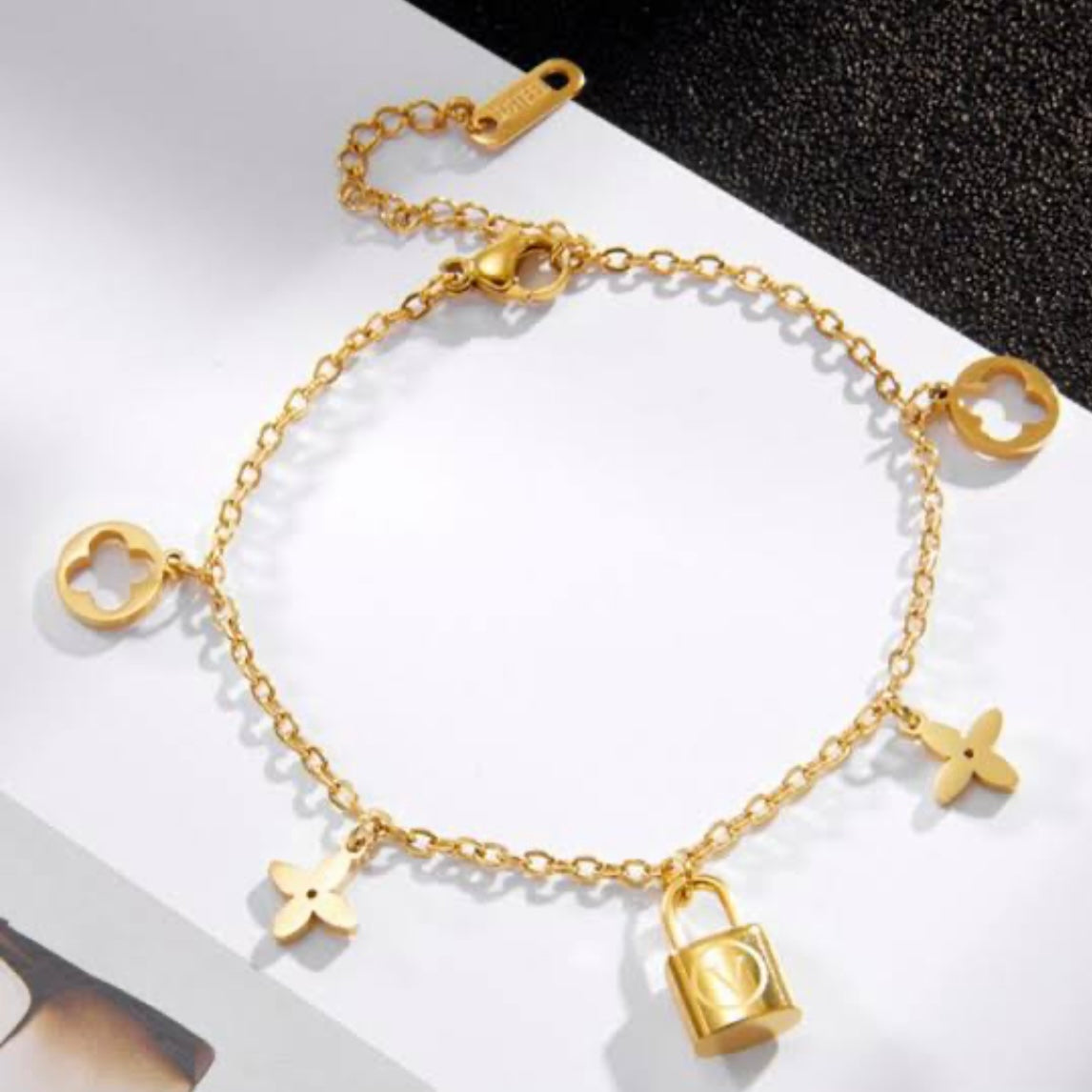 Dainty bracelet