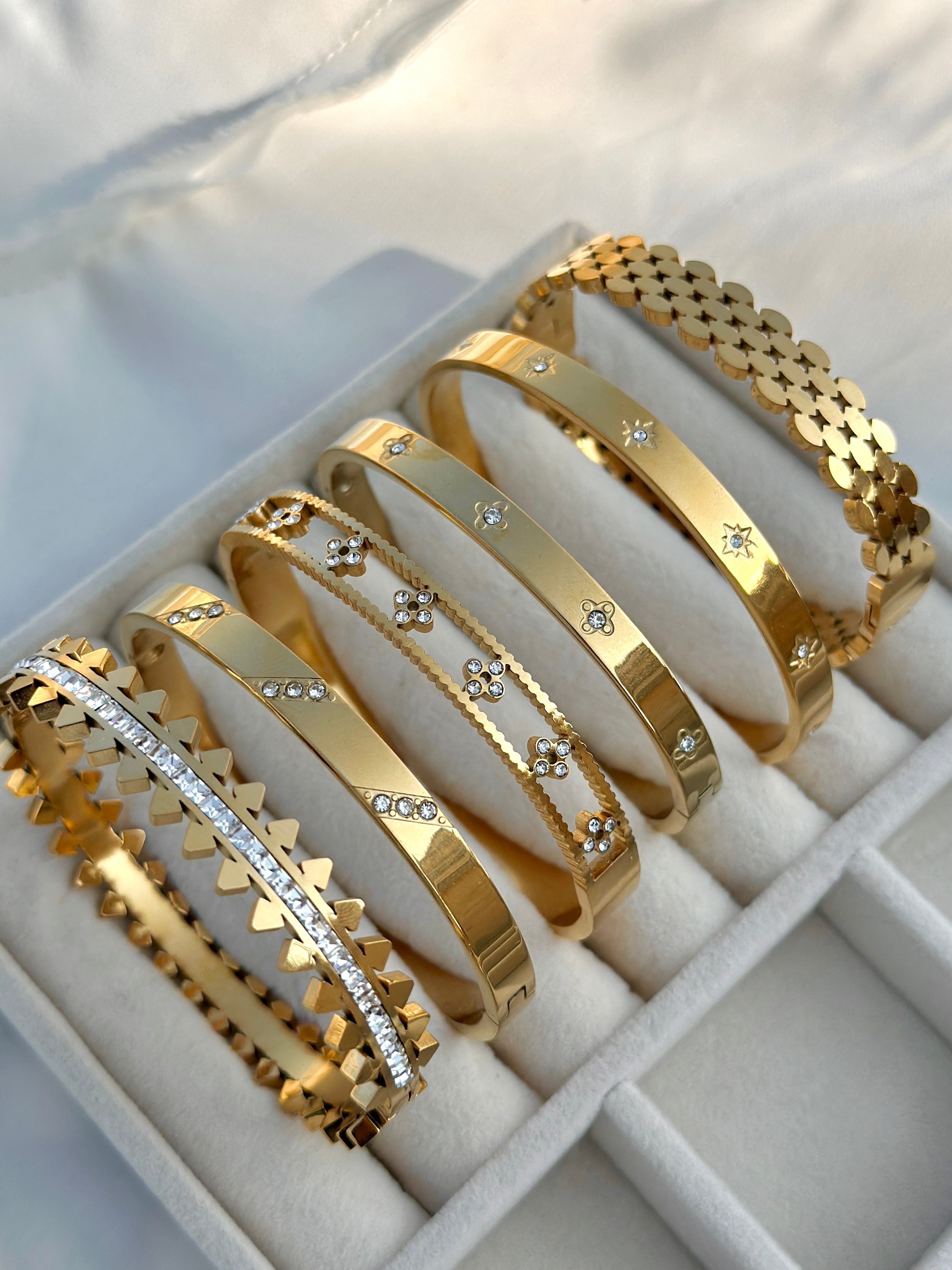 Fiora Bangle-18k