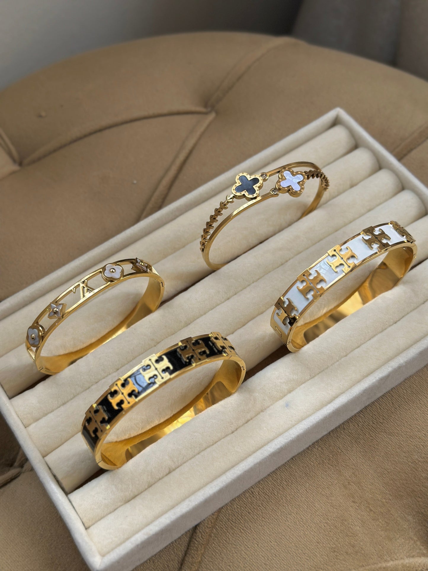 Mate bangle-white
