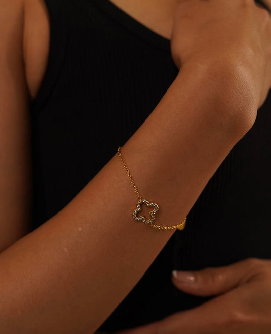 Diamónd Hollow Clover Bracelet