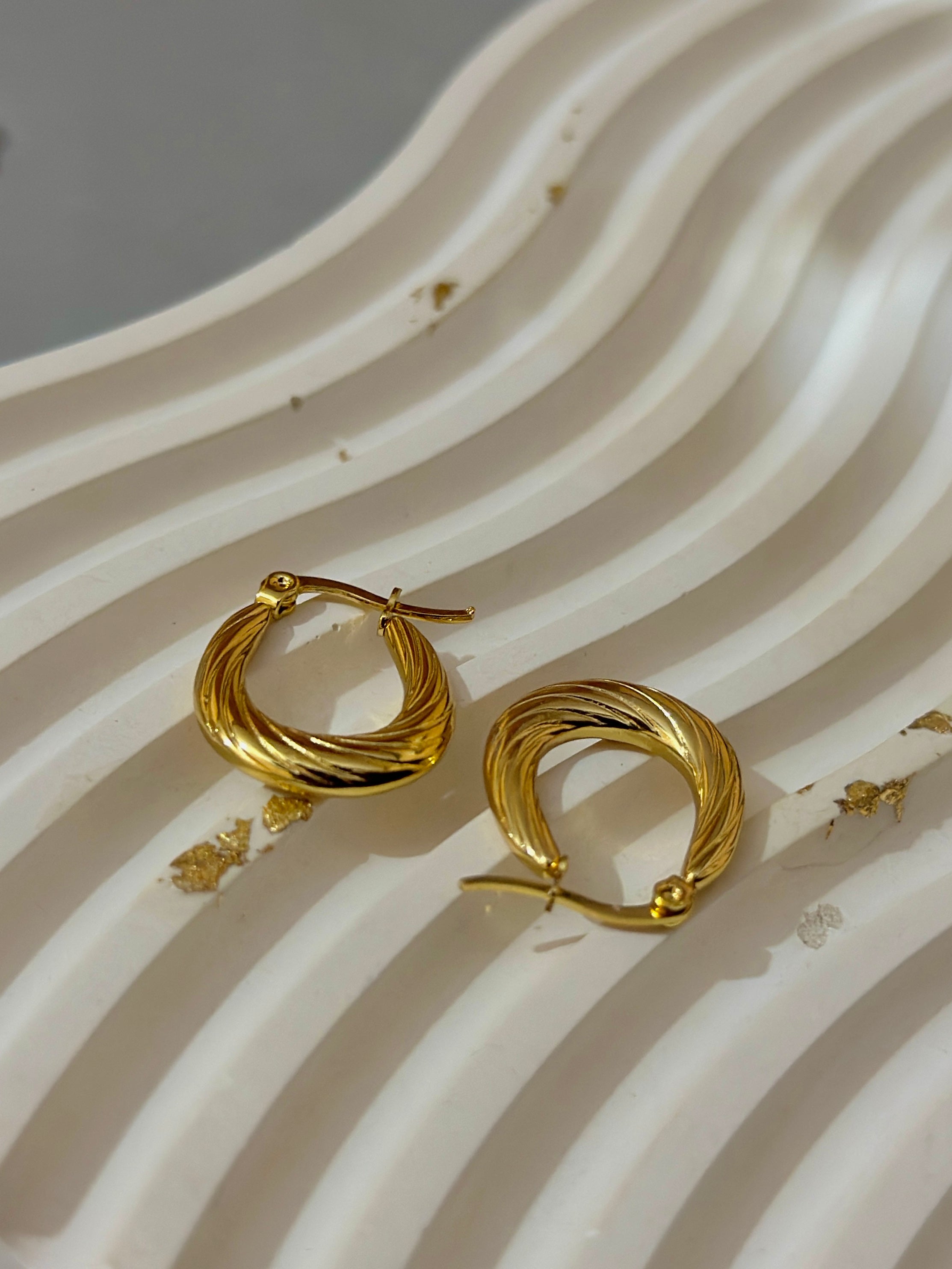 Aurelia Hoops
