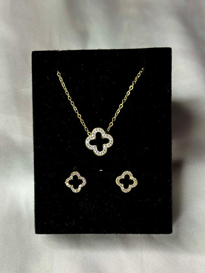 Diamanté hollow Clover Studs