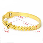 Stroke bangle