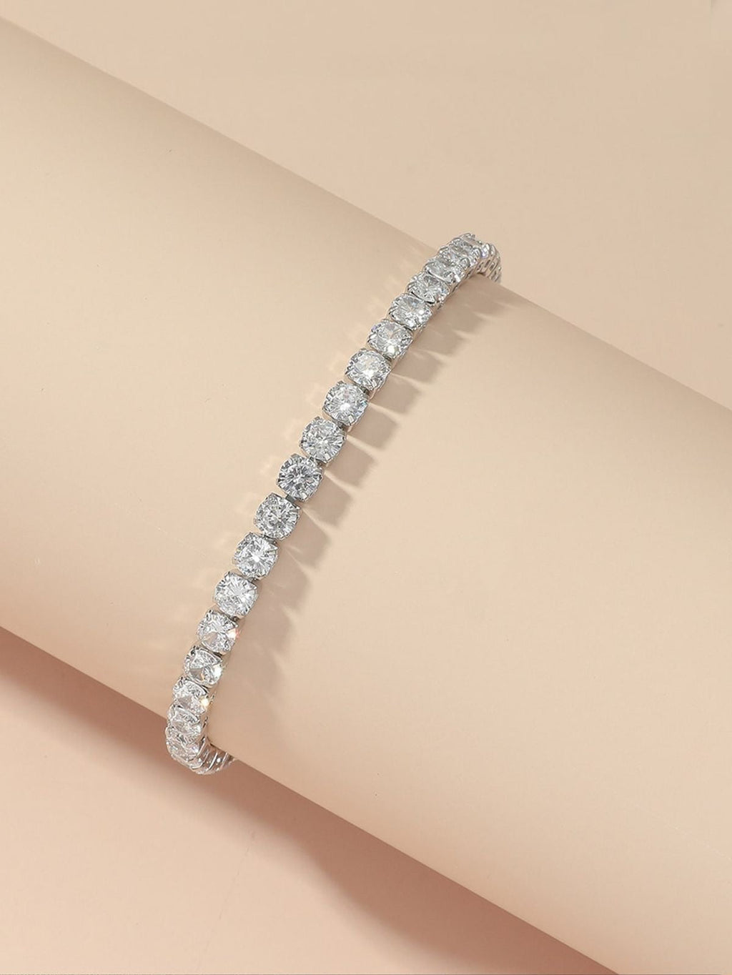 Macro tennis bracelet