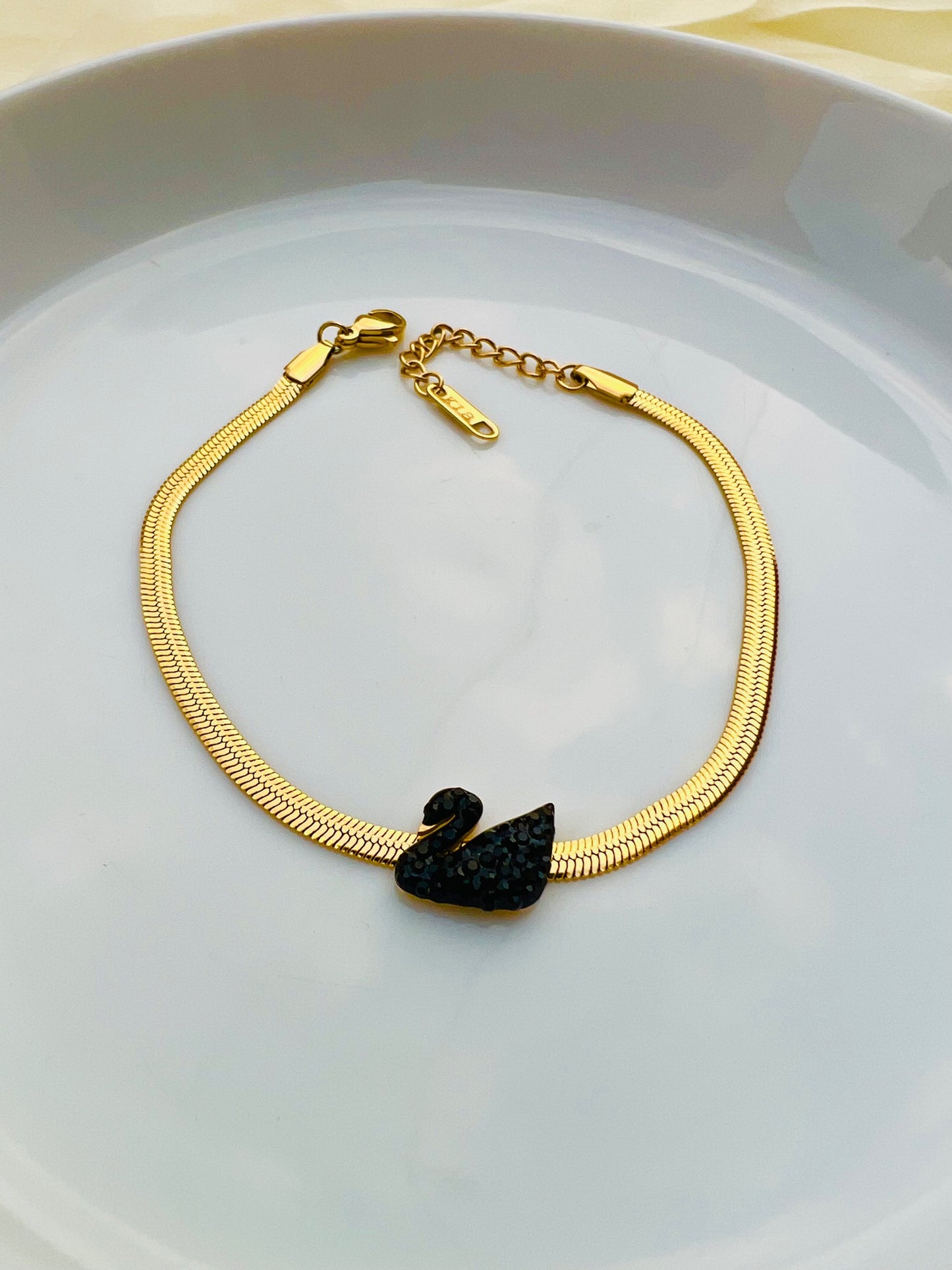 Black swan snake chain sleek bracelet
