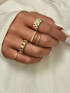 Twisted Band Ring